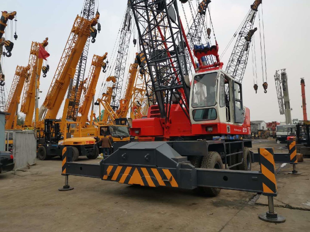 輪胎式起重機的哪些部件容易受損？